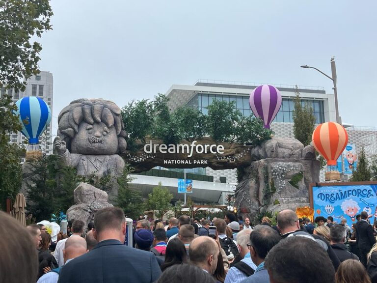 Matkaraportti Salesforcen Dreamforce-tapahtumasta: tekoäly tulee voimalla asiakaspalvelun tehostajaksi ja vakuutti epäilijänkin 